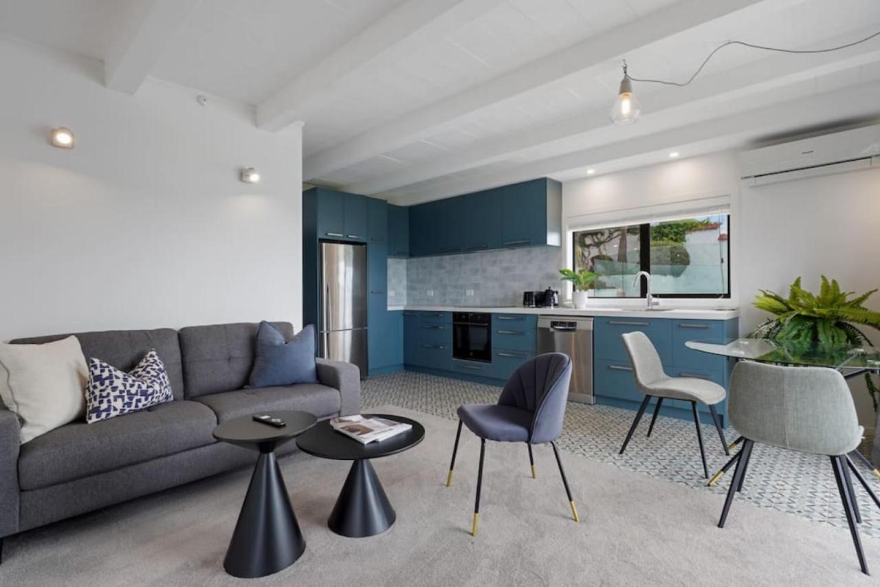 Magnificent Beachfront Mansion - Pool - Fireplace Auckland Eksteriør bilde