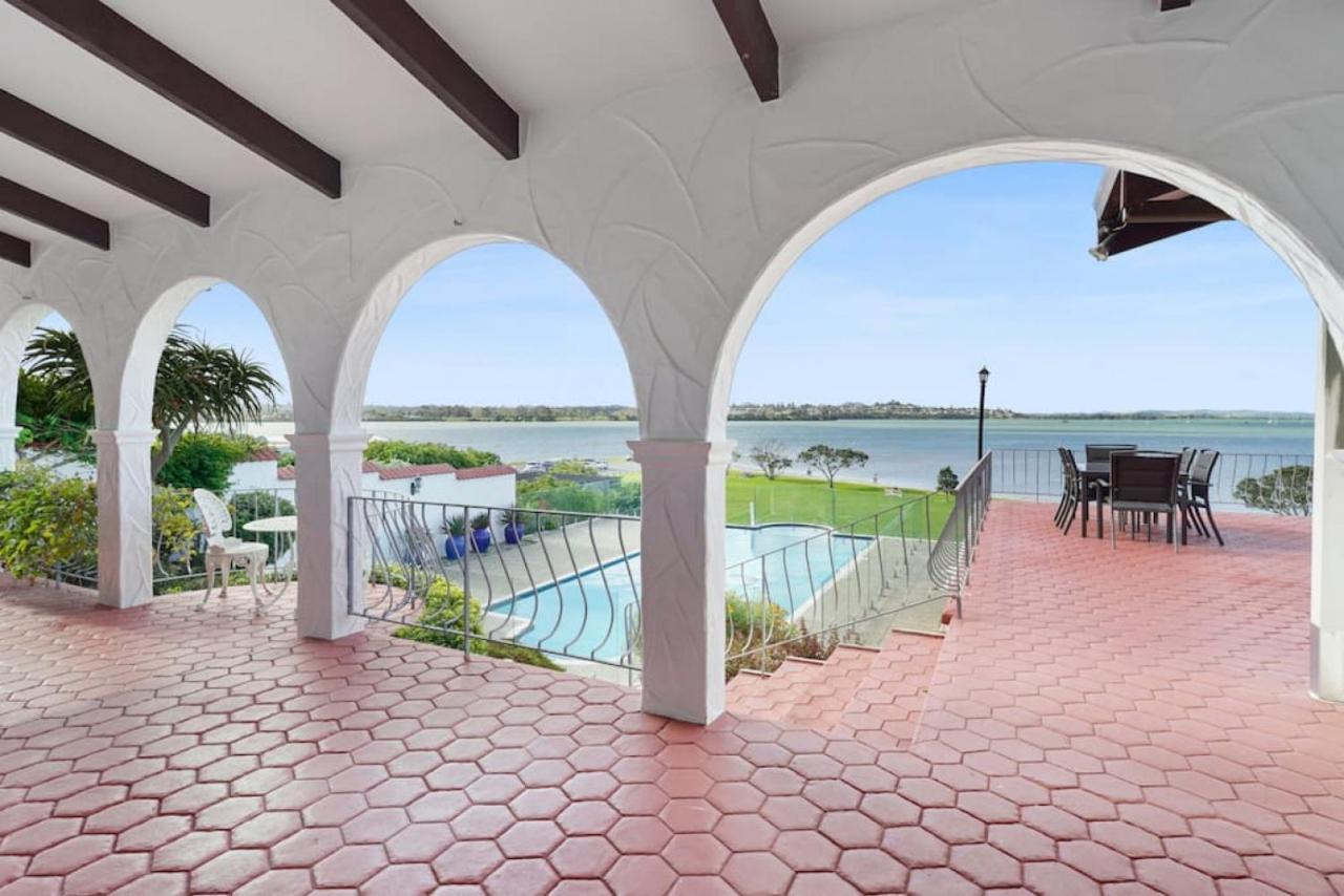 Magnificent Beachfront Mansion - Pool - Fireplace Auckland Eksteriør bilde