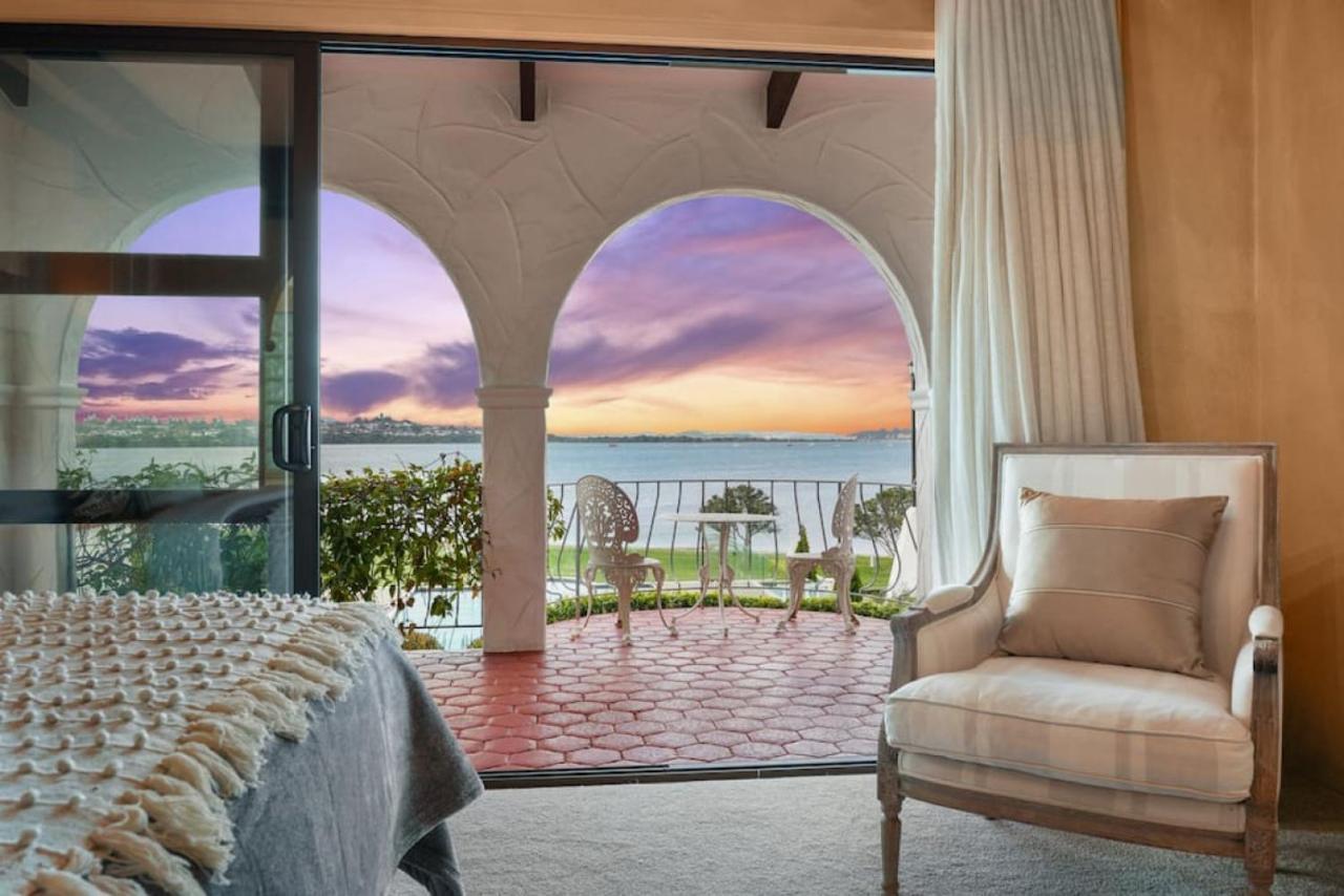 Magnificent Beachfront Mansion - Pool - Fireplace Auckland Eksteriør bilde