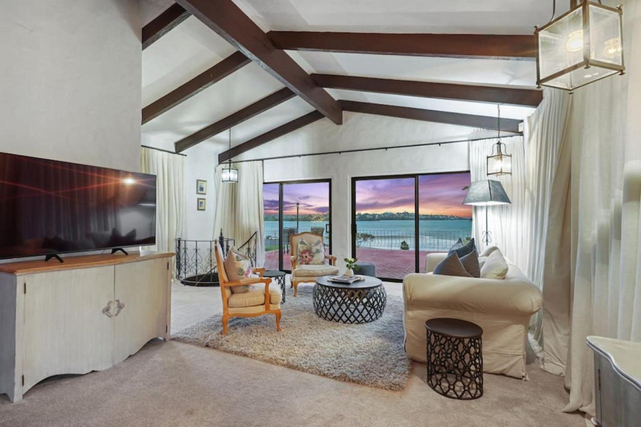 Magnificent Beachfront Mansion - Pool - Fireplace Auckland Eksteriør bilde