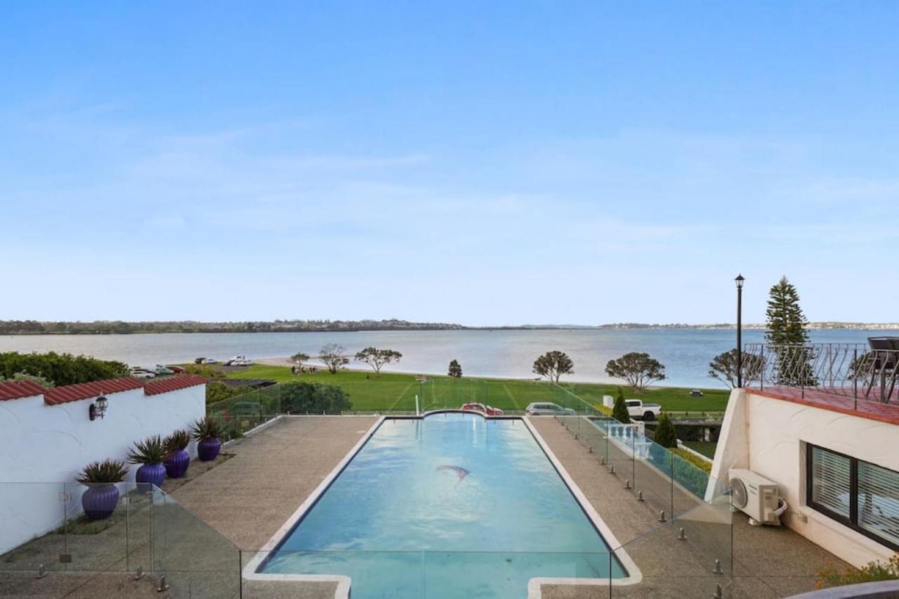 Magnificent Beachfront Mansion - Pool - Fireplace Auckland Eksteriør bilde