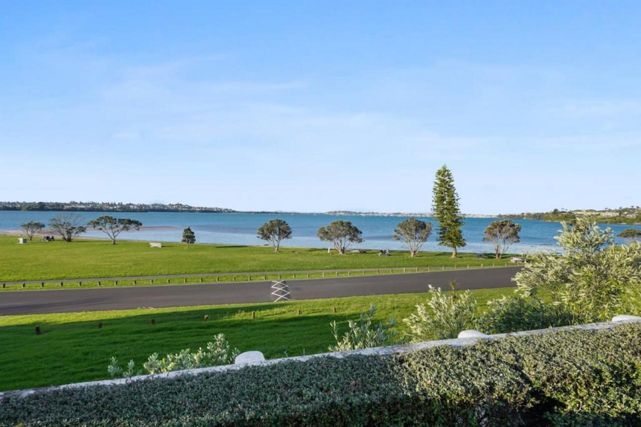 Magnificent Beachfront Mansion - Pool - Fireplace Auckland Eksteriør bilde